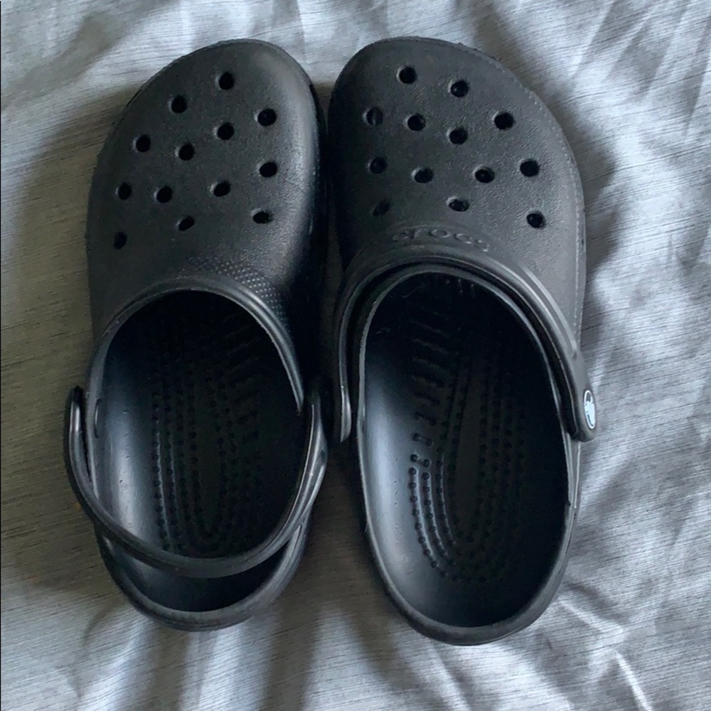 Black crocs